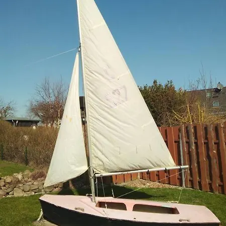 Mecklenburgische Seenplatte Mit Ruderboot Apartment